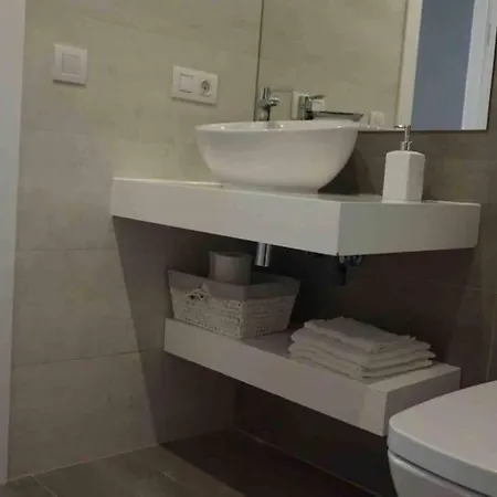 Piso Reformado A 5 Min De La Catedral Vut 09-691 *